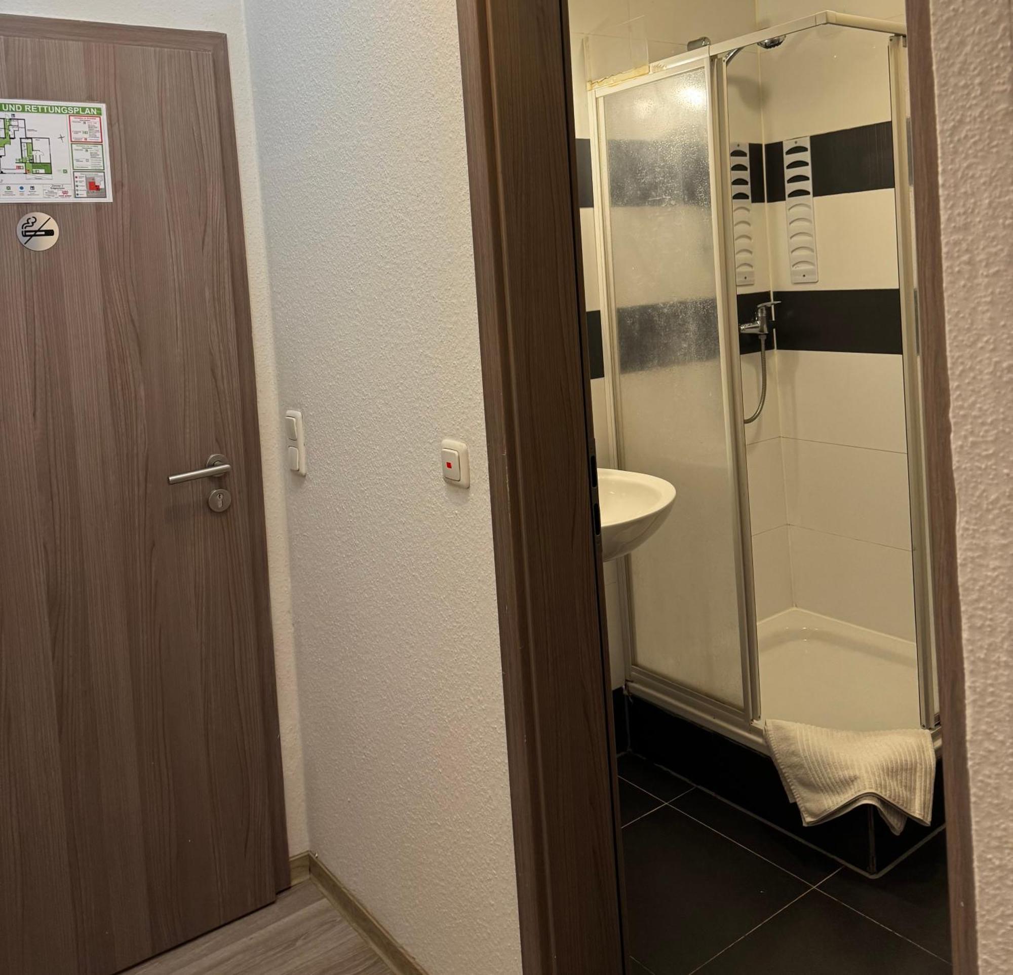 Hotel-Pension Alt-Heidenberg Зиген Экстерьер фото
