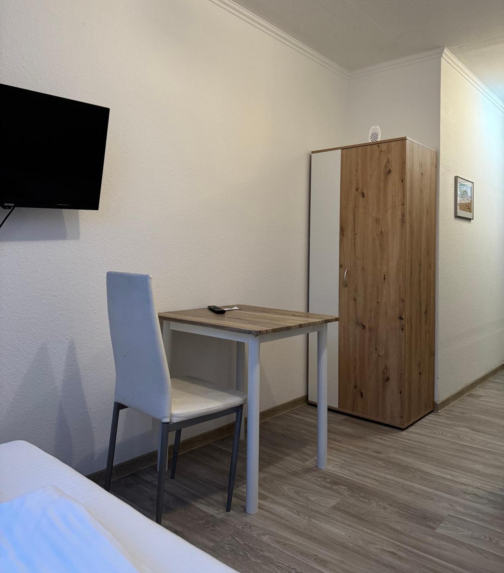 Hotel-Pension Alt-Heidenberg Зиген Экстерьер фото